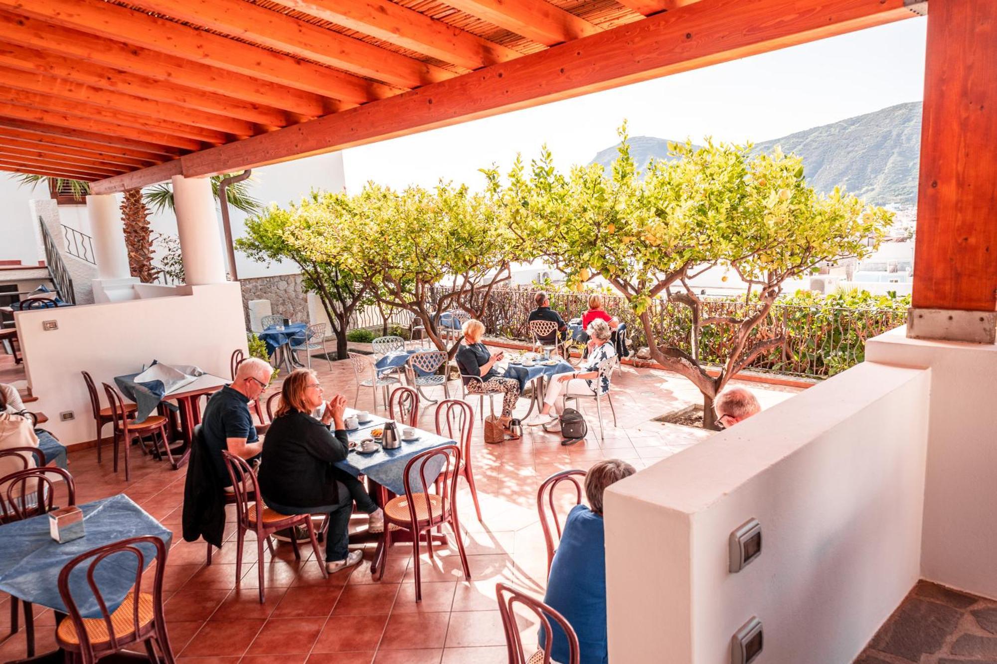 Hotel Residence La Villetta Canneto  Esterno foto
